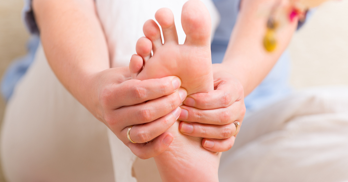 Learn About Best Essential Oils For Foot Pain or Aching Feet