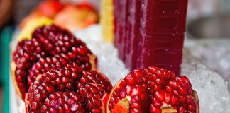 how to eat pomegranate
