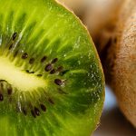 what happens if you eat the skin of a kiwi