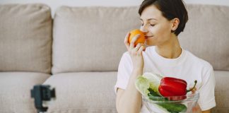 5 Healthy Foods that May Boost Your Mood healthy foods to boost mood